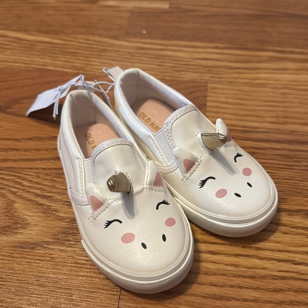 Old navy unicorn slip ons toddler size 6